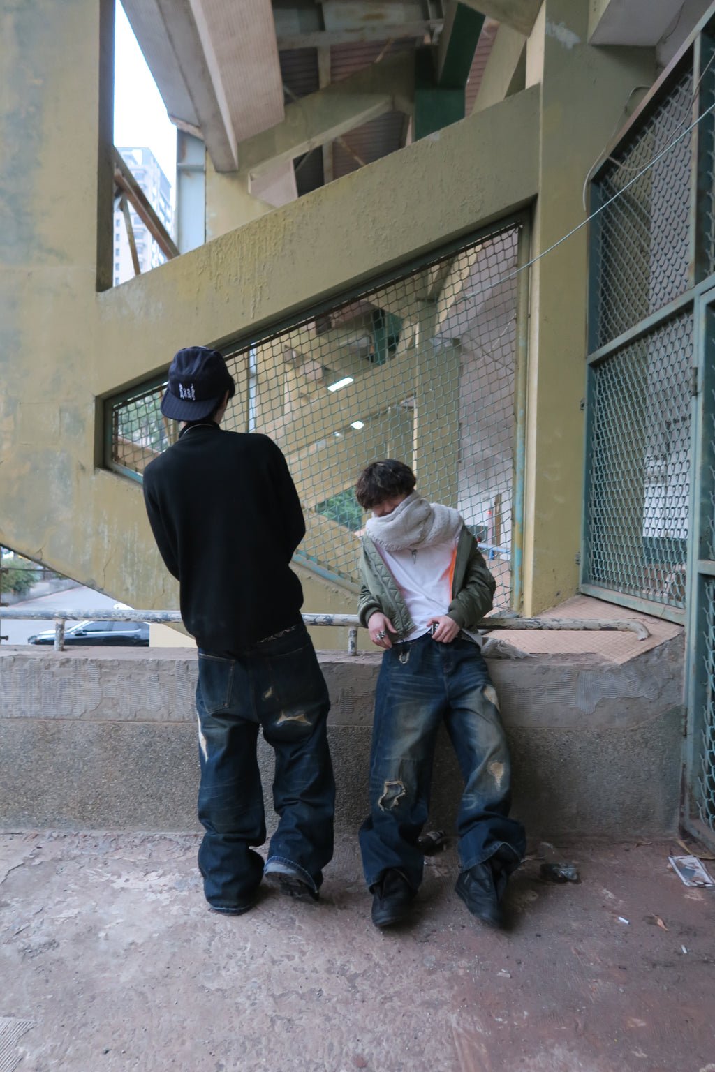 DoubleB破壞髒染牛仔褲