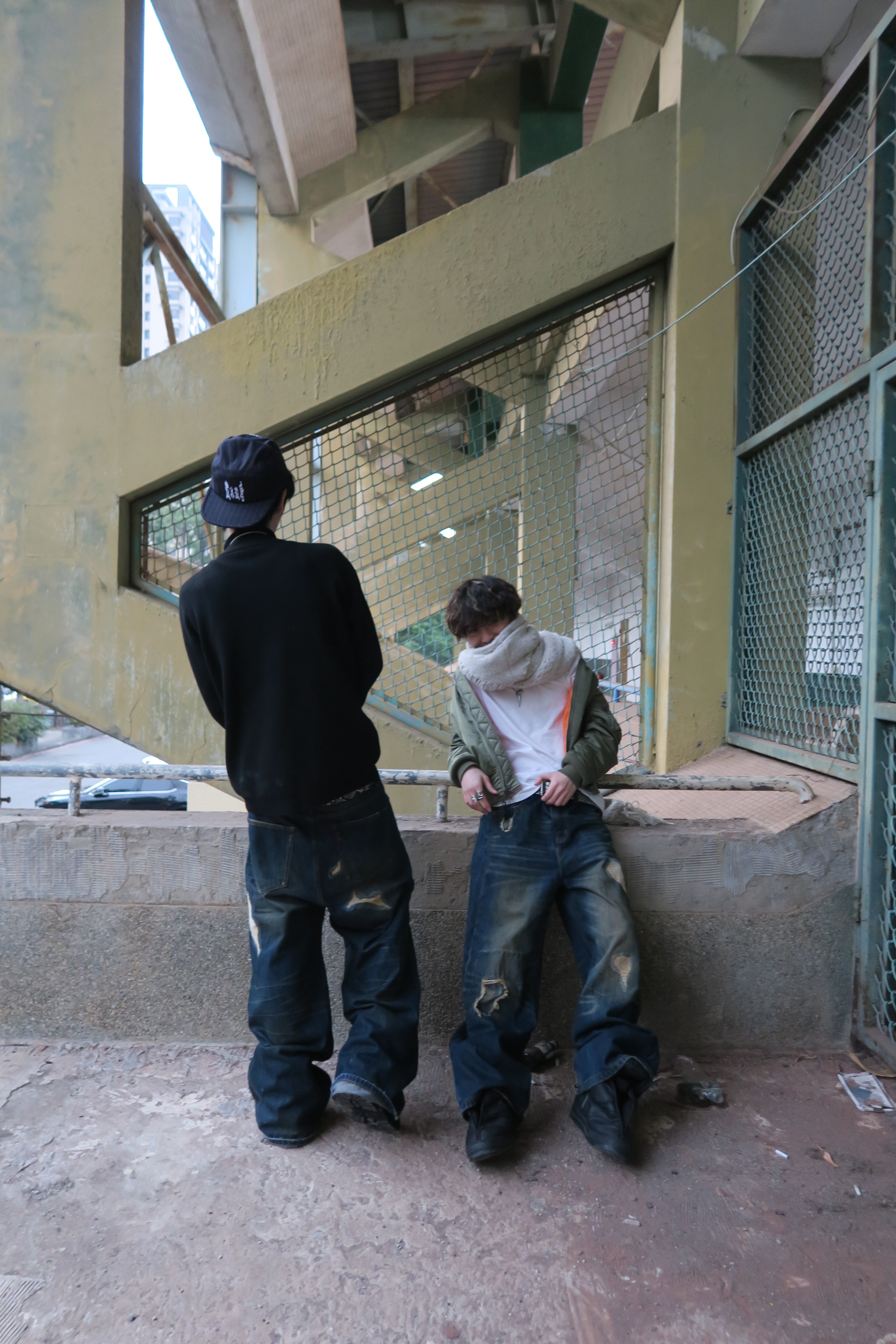 DoubleB破壞髒染牛仔褲